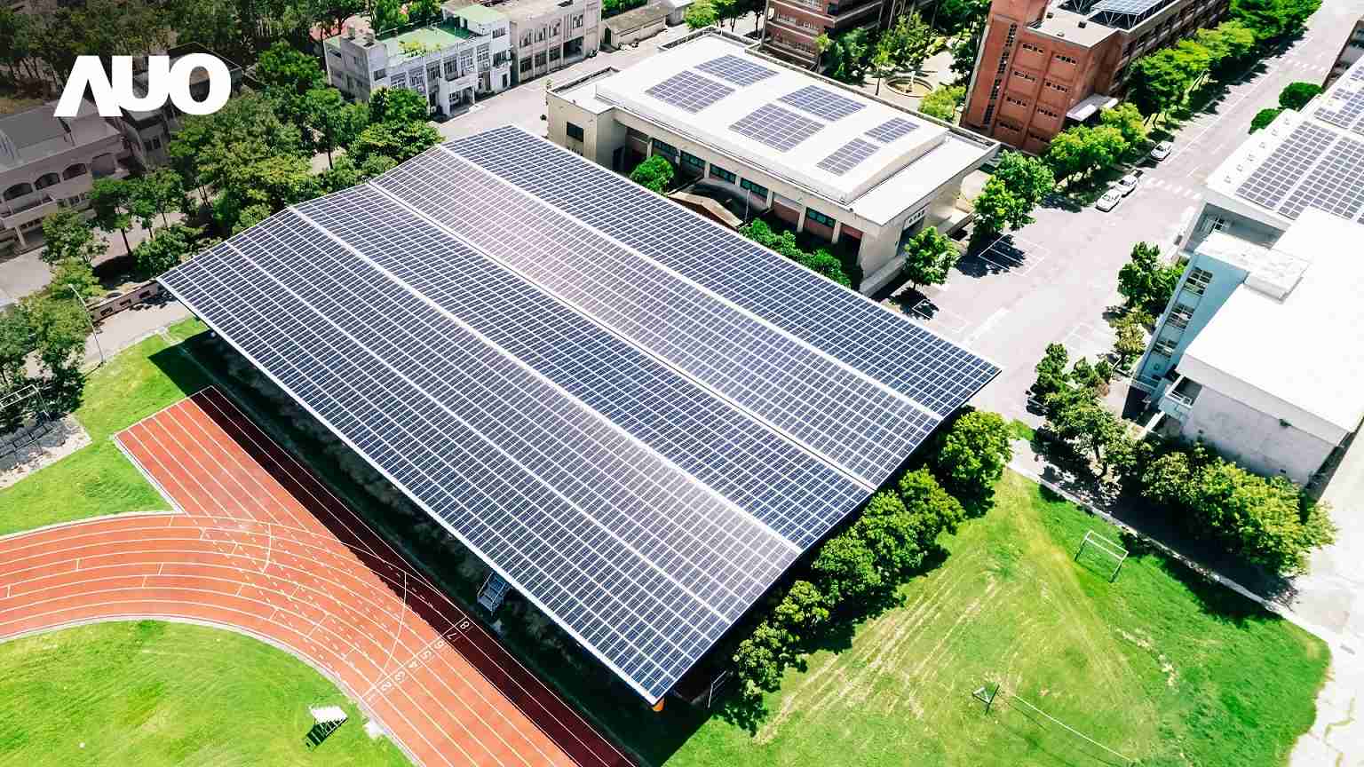 JDB电子SunSteel光电整合型浪板具备快速安装、、、、轻量化优势，，，，可提升15%发电效能，，，，通过国际IEC与台湾VPC认证安全、、防漏、、耐候标准