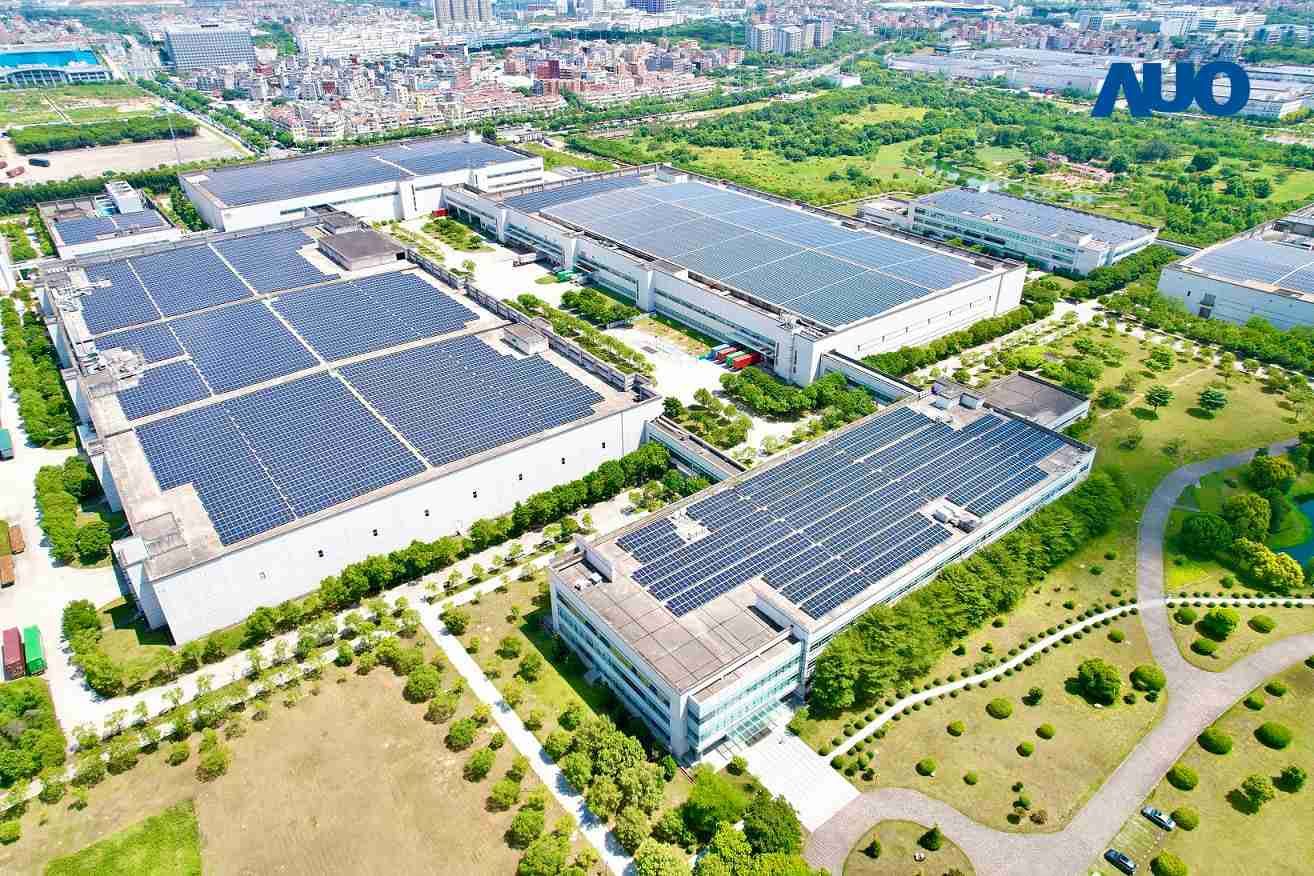 JDB电子厦门推动智能制造同时，，透过绿电创能纵深推进绿色转型，，，厂区全屋顶铺设太阳能光伏板，，，，每年太阳能发电 2,600多万度