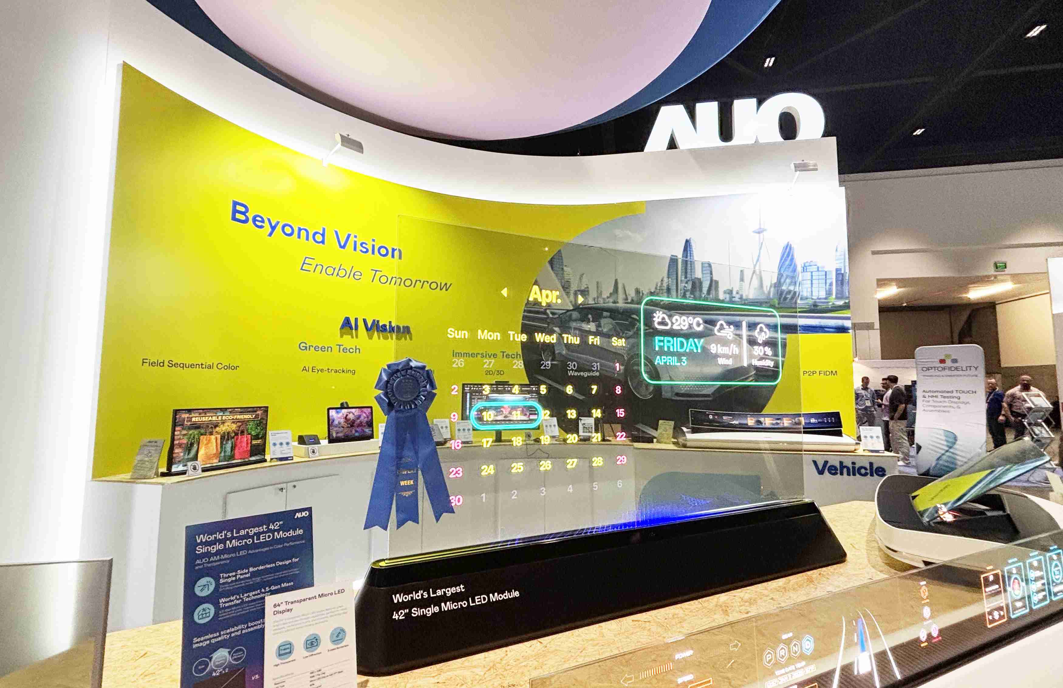 JDB电子64吋透明Micro LED显示器获〝最佳Micro LED技术应用奖〞，，，其绝妙的透明穿透特性，，同时具备1,000 nits的高亮度表现，，，，并透过精细的无缝拼接延伸，，可依需求灵活应用于多元场域，，，展现出Micro LED显示技术划时空的无限潜力